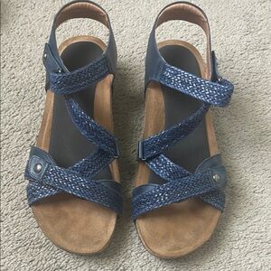 Taos Trulie Navy Velcro Strap Sandals Navy size 41